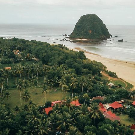 Mojosurf Camp Red Island Hotel Pasanggaran Eksteriør billede