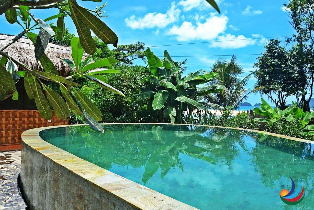 Mojosurf Camp Red Island Hotel Pasanggaran Eksteriør billede