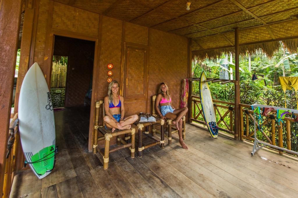 Mojosurf Camp Red Island Hotel Pasanggaran Eksteriør billede