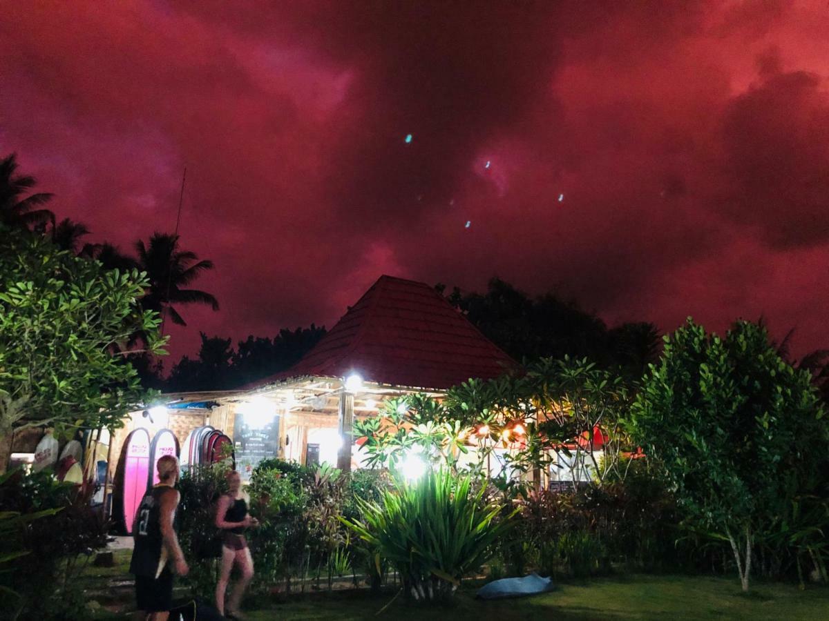 Mojosurf Camp Red Island Hotel Pasanggaran Eksteriør billede