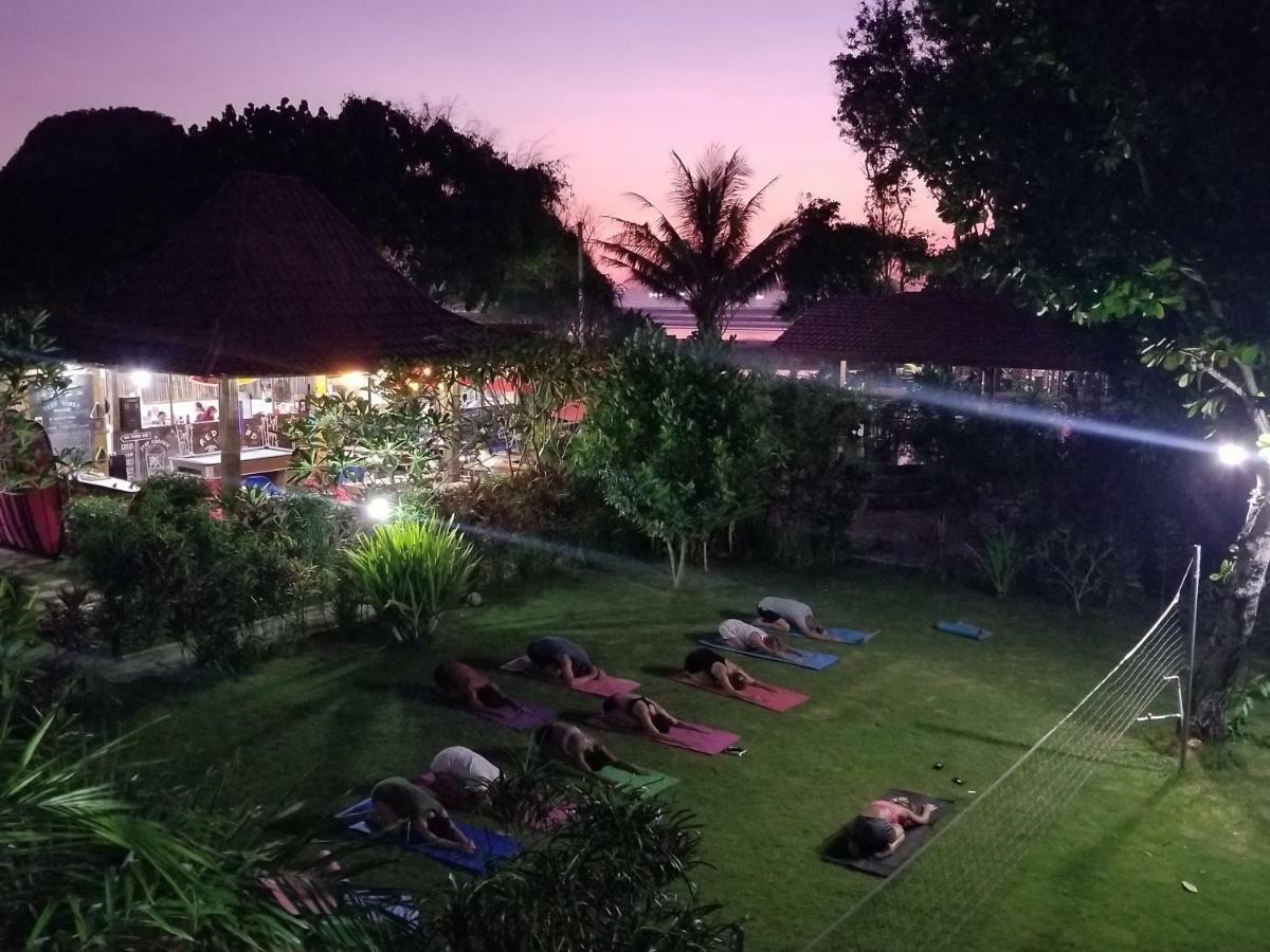 Mojosurf Camp Red Island Hotel Pasanggaran Eksteriør billede