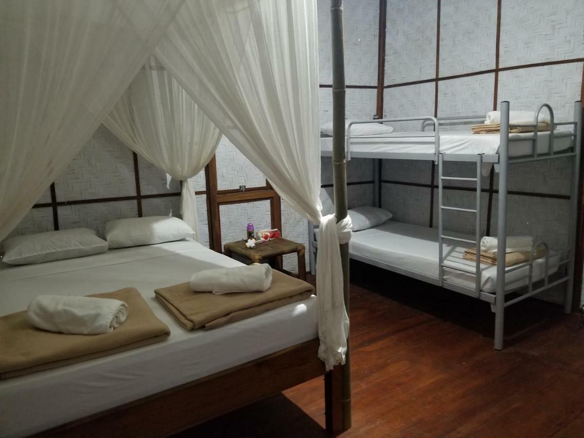 Mojosurf Camp Red Island Hotel Pasanggaran Eksteriør billede